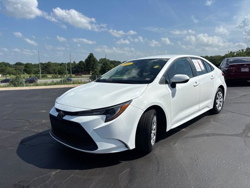 Used 2022 Toyota Corolla LE image 4