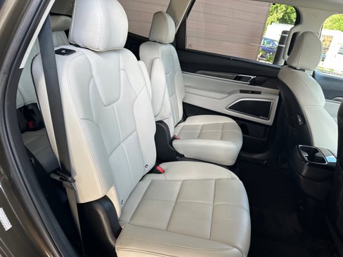 Used 2020 Kia Telluride EX w/ EX Premium Package image 16