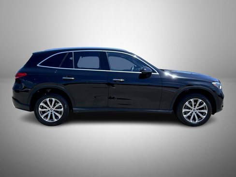 Used 2024 Mercedes-Benz GLC 300 4MATIC image 4
