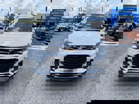 Used 2019 Chevrolet Trax LT w/ LT Convenience Package image 2