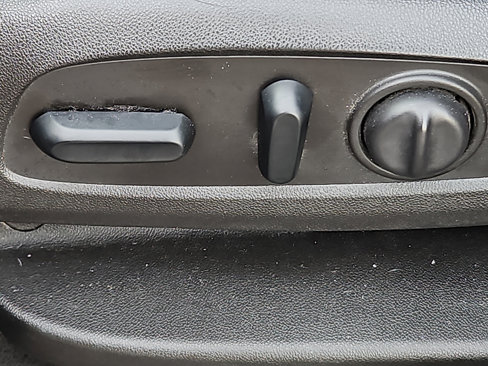 Used 2018 Chevrolet Equinox LT image 25