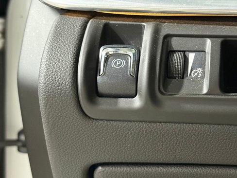 Used 2013 Cadillac XTS Luxury w/ Driver Awareness Package image 25