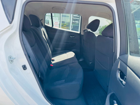 Used 2016 Nissan Leaf SV image 19