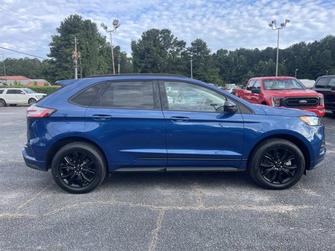 Used 2024 Ford Edge SE w/ Black Appearance Package image 2