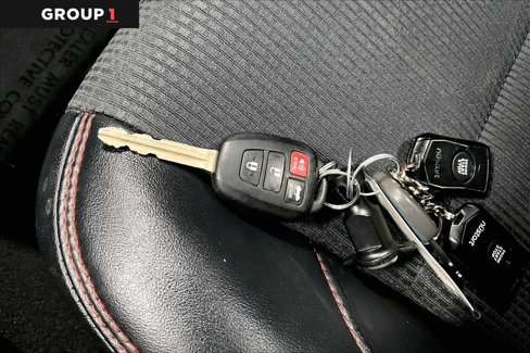 Used 2017 Toyota Camry SE image 14