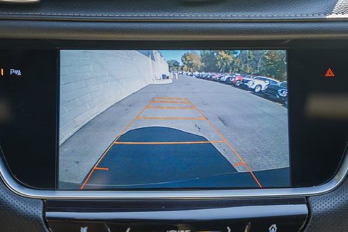 Used 2017 Cadillac XT5 FWD image 3