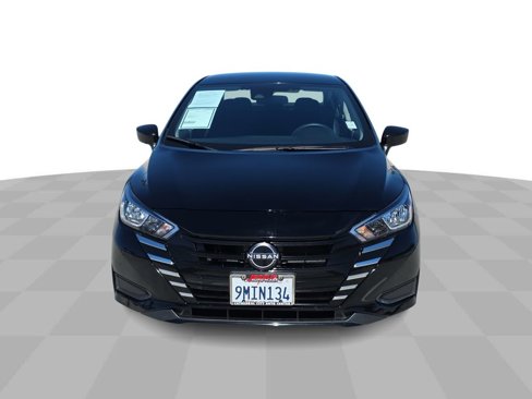 Used 2024 Nissan Versa SV image 3