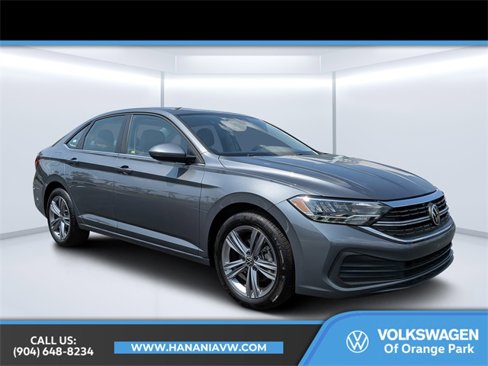 Used 2024 Volkswagen Jetta SE image 1