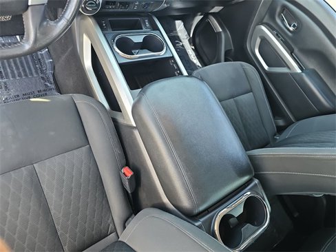 Used 2017 Nissan Titan SV image 22