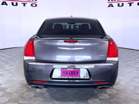 Used 2020 Chrysler 300 Touring image 6
