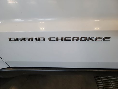 Used 2015 Jeep Grand Cherokee Limited image 27