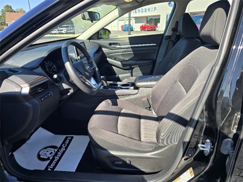 Used 2023 Nissan Altima 2.5 SV image 11