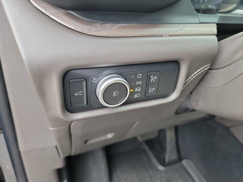 Used 2022 Ford Explorer Platinum w/ Equipment Group 601A image 24