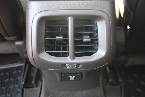 Used 2016 Jeep Cherokee Trailhawk w/ Comfort/Convenience Group image 34