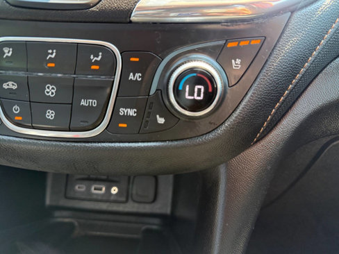 Used 2020 Chevrolet Equinox Premier image 16