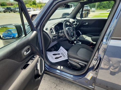 Used 2021 Jeep Renegade Latitude image 12