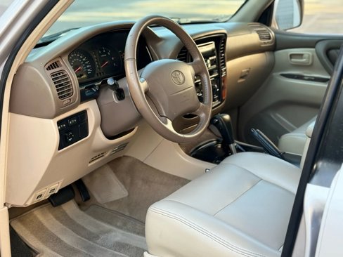 Used 2000 Toyota Land Cruiser image 30