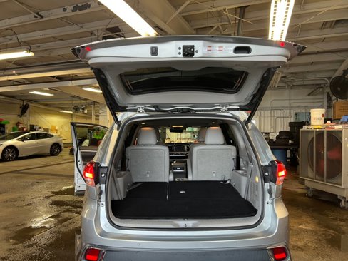 Used 2017 Toyota Highlander Limited image 17