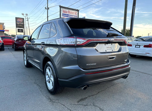 Used 2018 Ford Edge SE image 4
