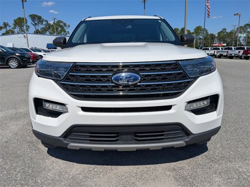 Used 2022 Ford Explorer XLT w/ Equipment Group 202A image 9