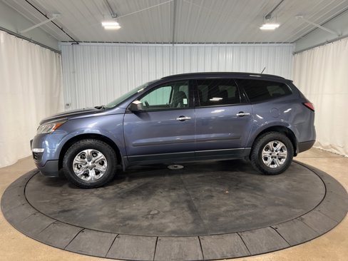 Used 2014 Chevrolet Traverse LS image 2