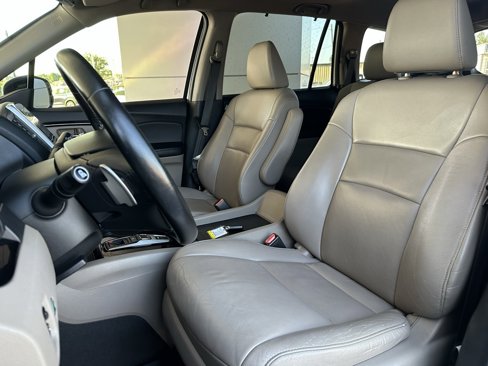 Used 2016 Honda Pilot Touring image 14
