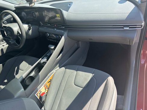 Used 2023 Hyundai Elantra SEL w/ Convenience Package image 12