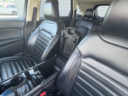 Used 2020 Ford Edge SEL image 25