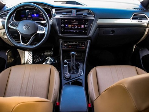 Used 2022 Volkswagen Tiguan SE image 36