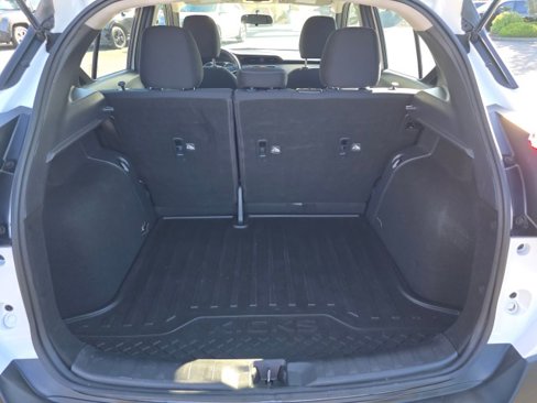 Used 2018 Nissan Kicks S image 16