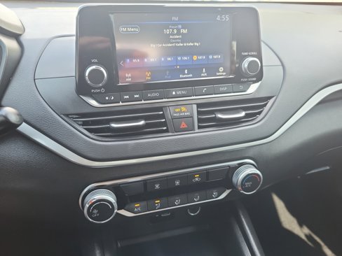 Used 2024 Nissan Altima 2.5 S image 12