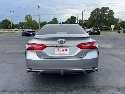 Used 2020 Toyota Camry SE image 5