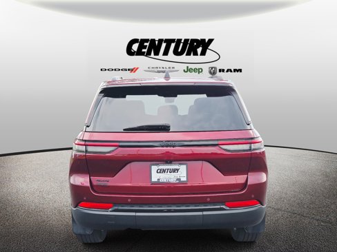 Used 2024 Jeep Grand Cherokee Altitude image 5