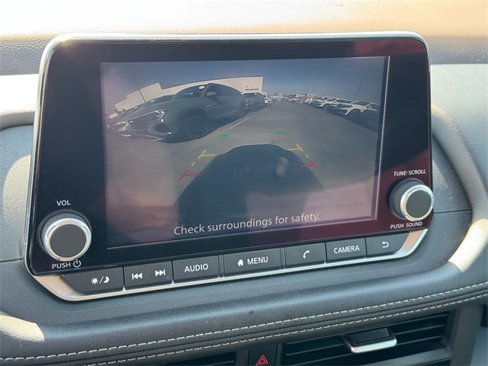 Used 2023 Nissan Rogue S image 19