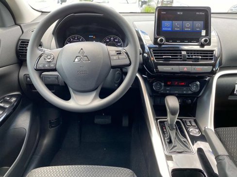 New 2024 Mitsubishi Eclipse Cross LE image 9