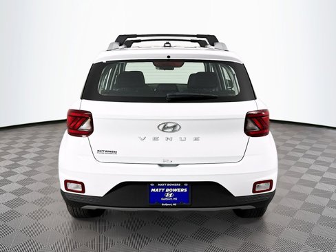 Certified 2025 Hyundai Venue SEL image 6