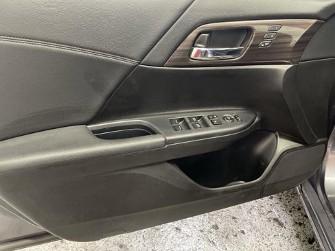 Used 2017 Honda Accord EX-L image 13