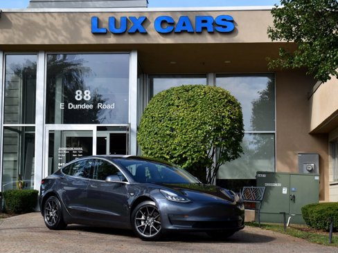 Used 2018 Tesla Model 3 Mid Range image 1