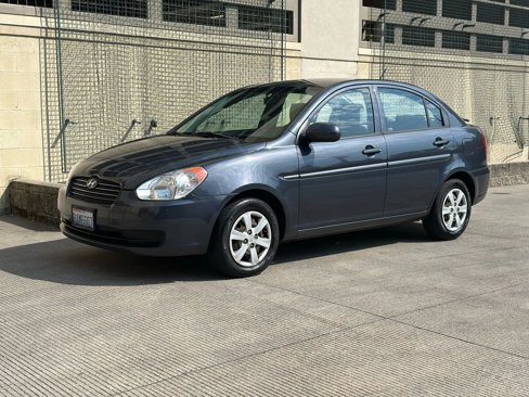 Used 2010 Hyundai Accent GLS image 7