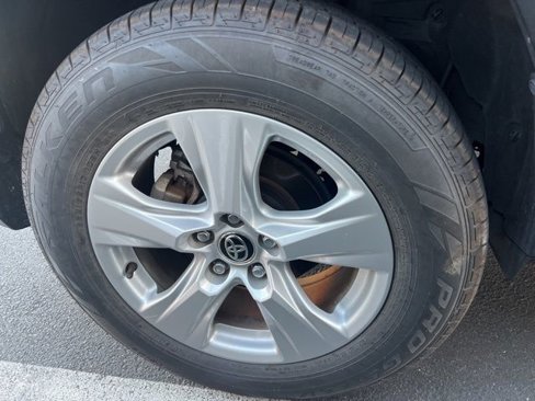 Used 2020 Toyota RAV4 XLE image 11