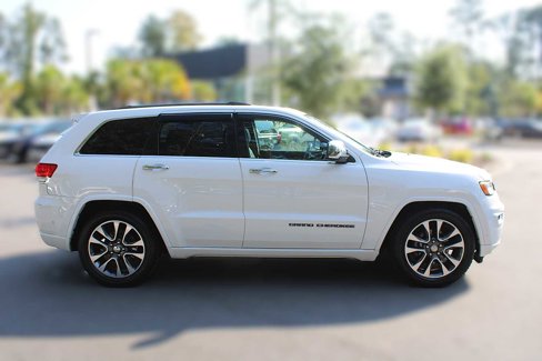 Used 2018 Jeep Grand Cherokee Overland image 15