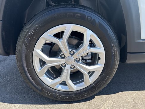 Certified 2024 Jeep Compass Sport image 10