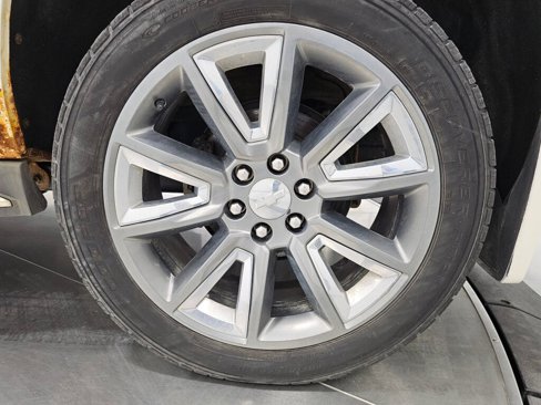 Used 2015 Chevrolet Suburban LTZ image 18
