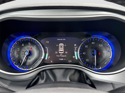 Used 2021 Chrysler Pacifica Touring w/ S Appearance Package image 14