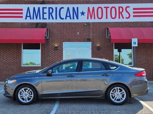 Used 2018 Ford Fusion SE w/ Fusion SE Technology Package image 1