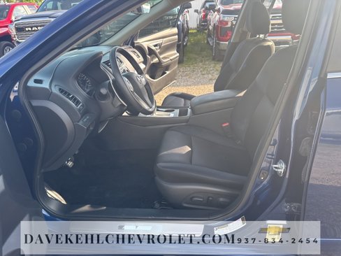 Used 2017 Nissan Altima 2.5 SR w/ LED Appearance Package image 16