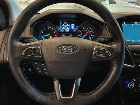 Used 2017 Ford Focus Titanium w/ Titanium Technology Package image 11