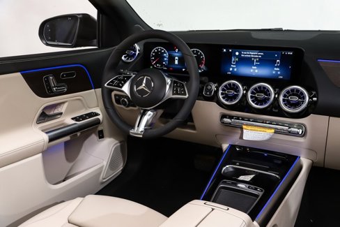 New 2025 Mercedes-Benz GLA 250 4MATIC image 12