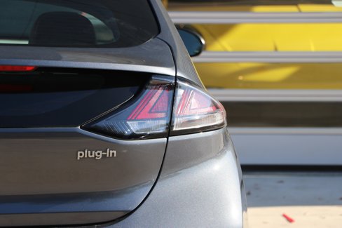 Used 2020 Hyundai Ioniq SE image 11