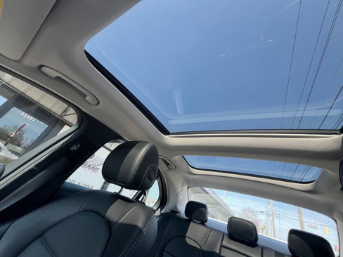 Used 2017 Mercedes-Benz C 300 4MATIC Sedan image 33